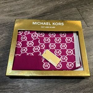 Michael Kors Fall ‘23 Hat & Scarf Set NWT